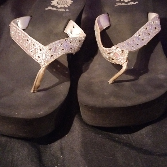 Sandals - Picture 3 of 4